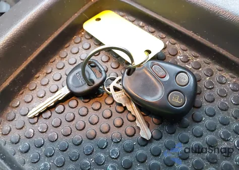 2006 GMC Sierra 1500 Sle2 из США, поврежденный, VIN 2GTEK13T561154521